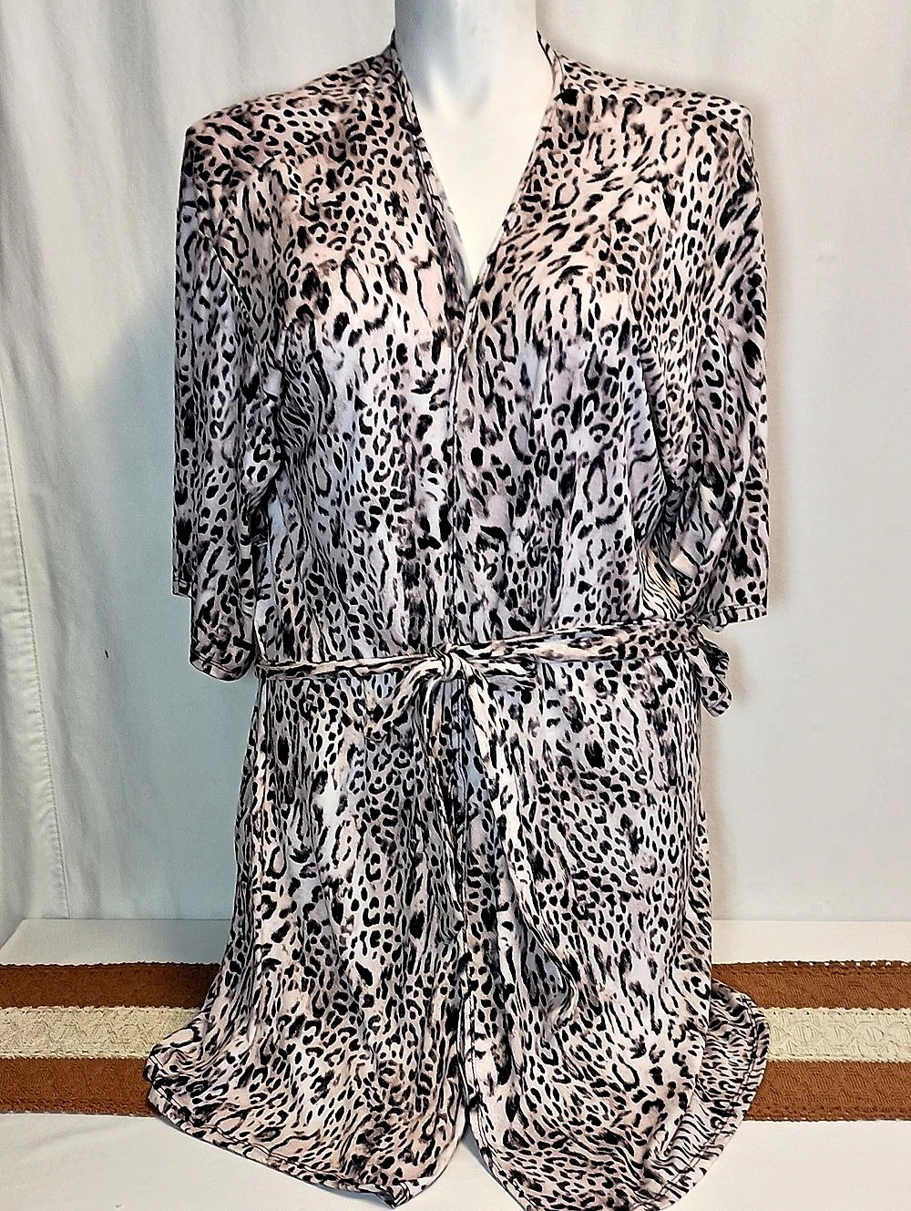 Secret Treasures Women's Size Large  Animal Print Wrap Midi Robe Buttery Soft